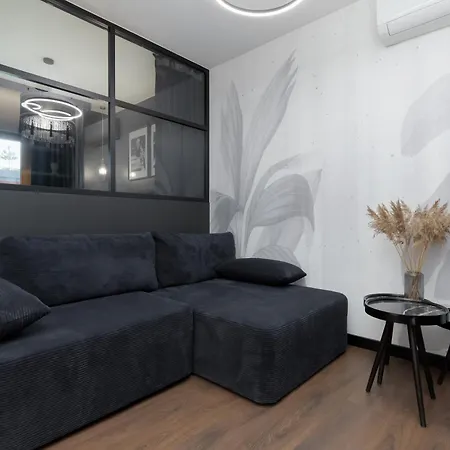 Elegant In With Sauna, Gym And Parking By Renters