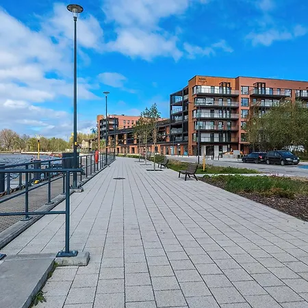 Elegant In With Sauna, Gym And Parking By Renters Apartment *
