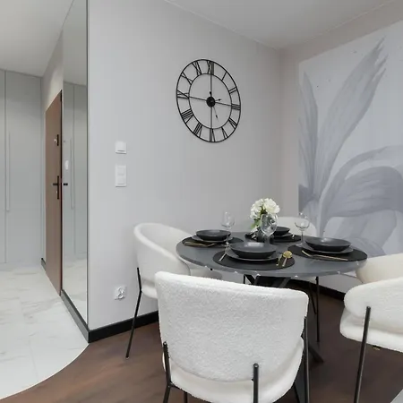 Elegant In With Sauna, Gym And Parking By Renters Gdansk